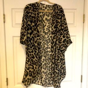LEOPARD PRINT KIMONO